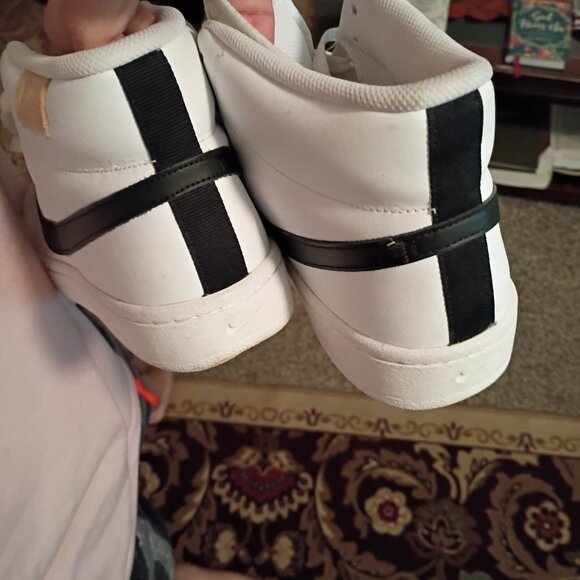 Nike sneakers - Picture 3 of 3